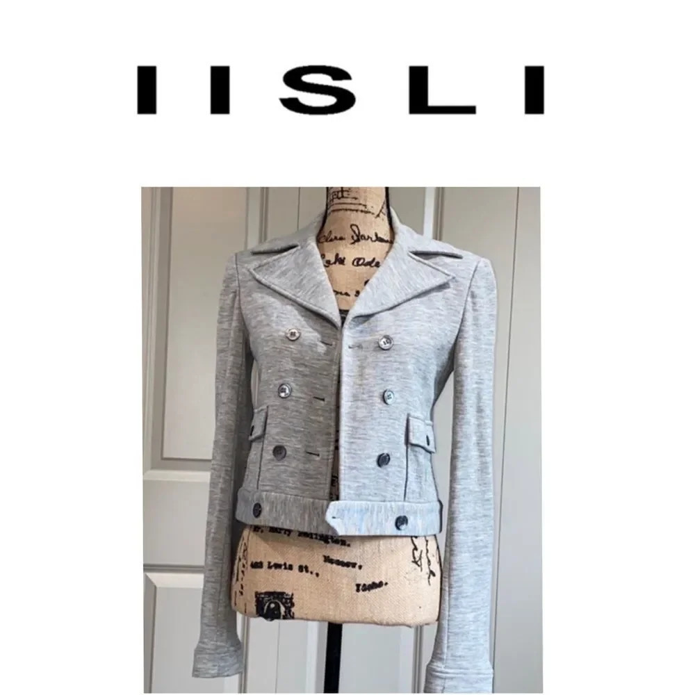 IISLI knit cropped blazer. - Picture 2 of 8